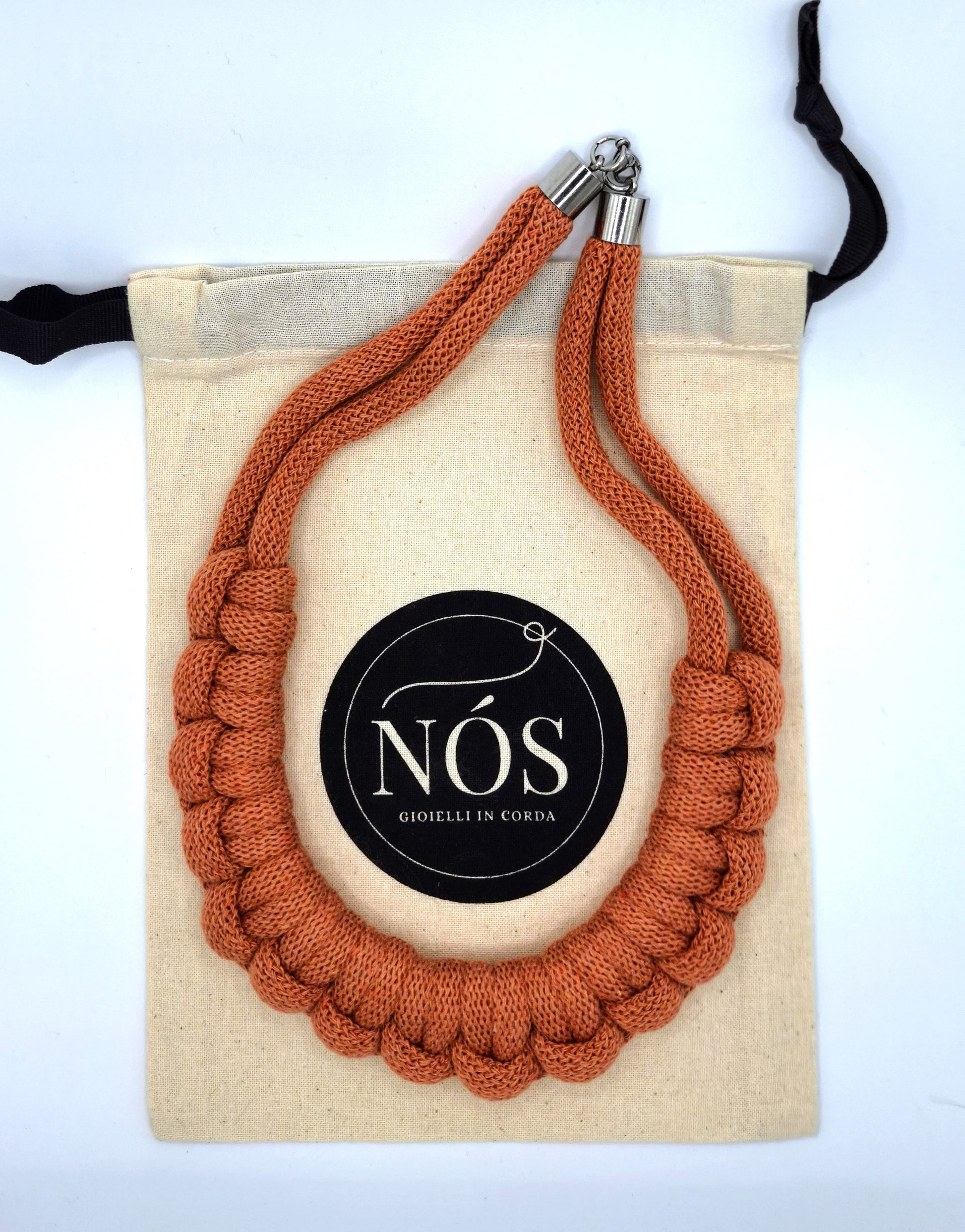 Collana di cotone modello Diana, color terracotta.