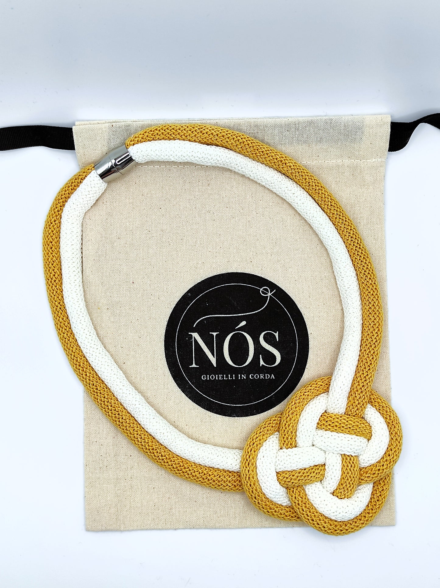 Collana in cotone modello Gea, colori off white e honey.