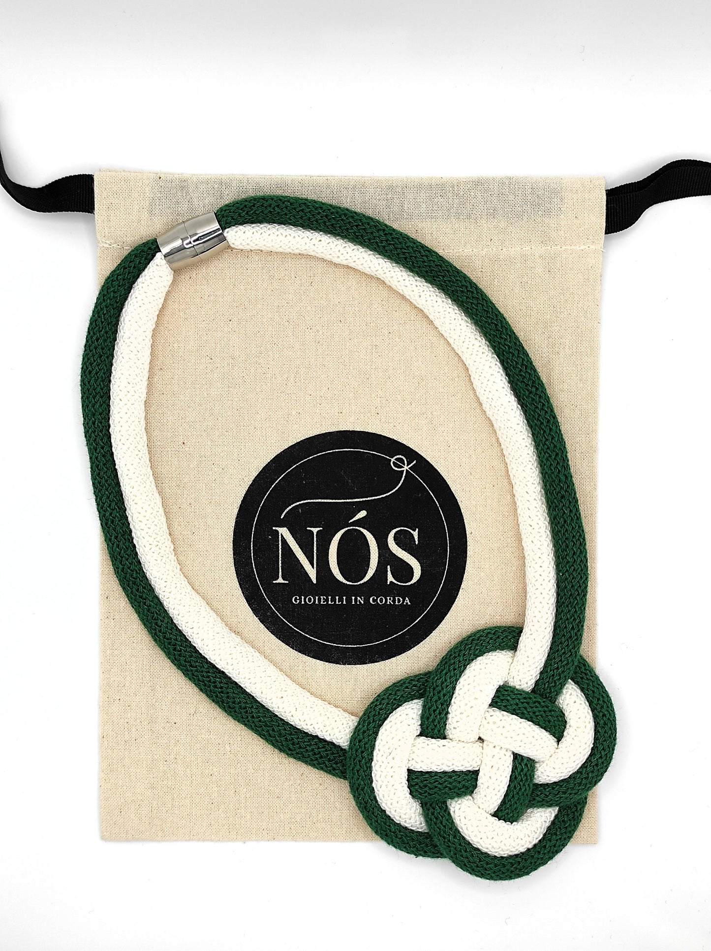 Collana in cotone modello Gea, colori off white e pine green.