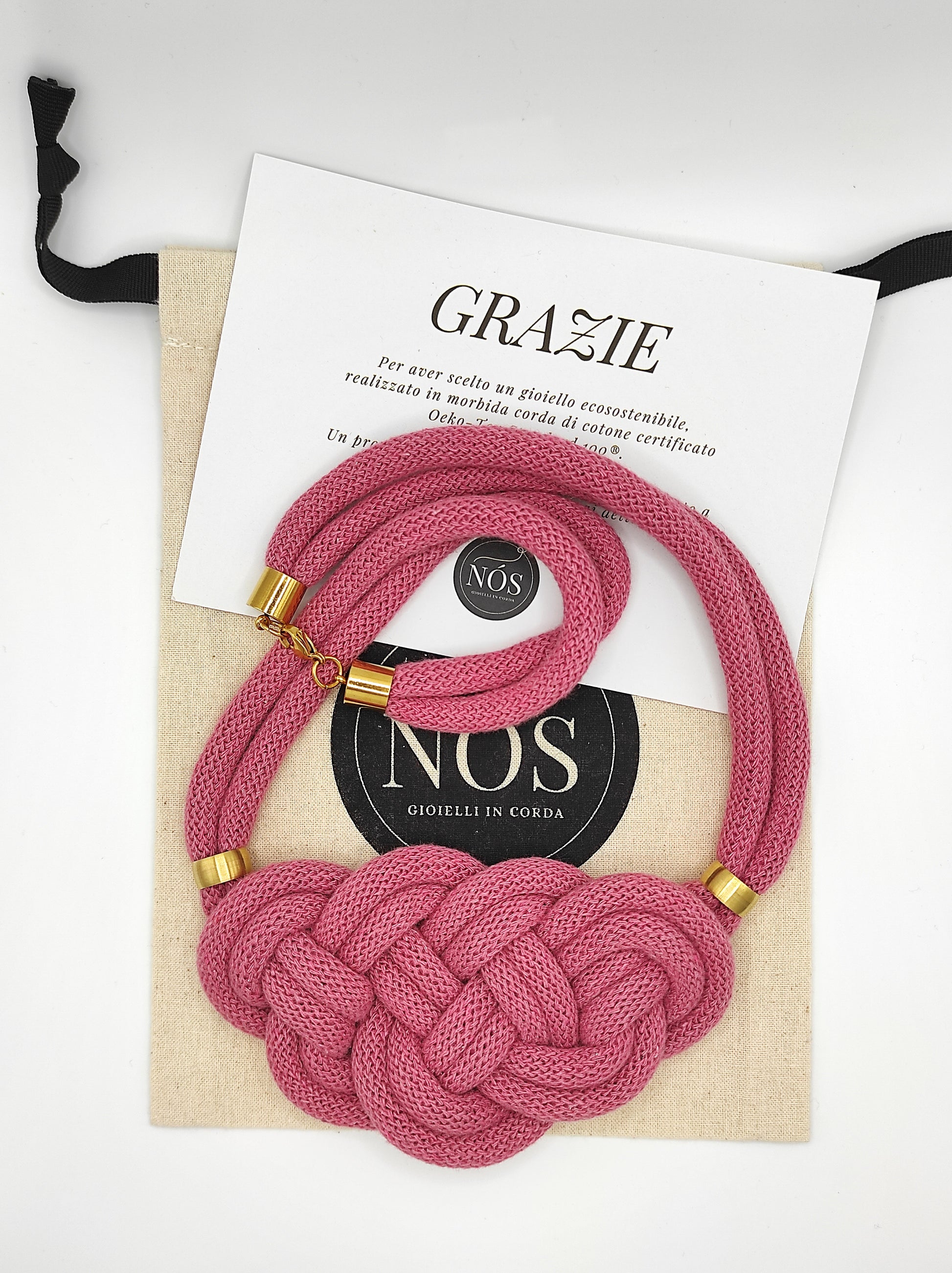 Collana in corda di cotone, modello Aura, color blossom.