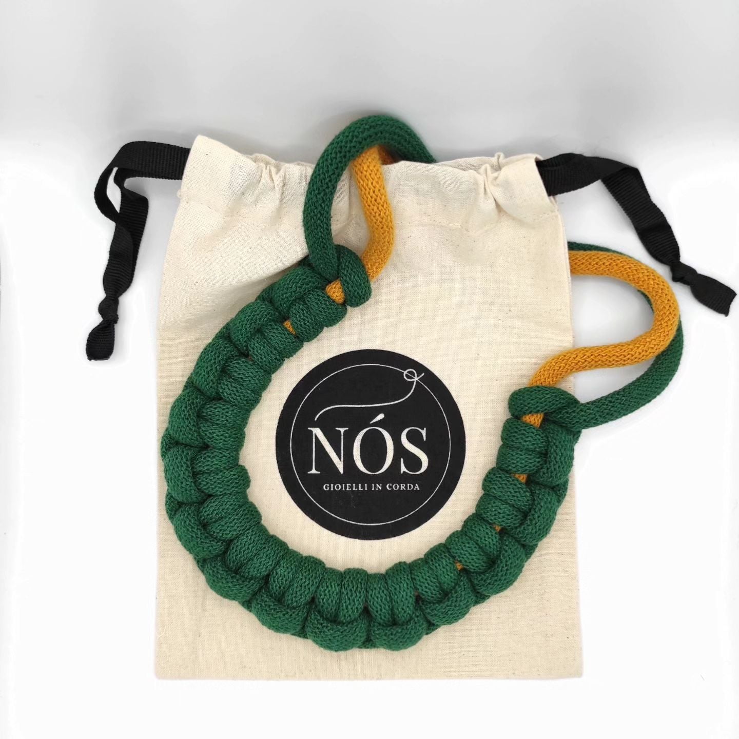 Collana di cotone modello Diana, color pine green e mustard.