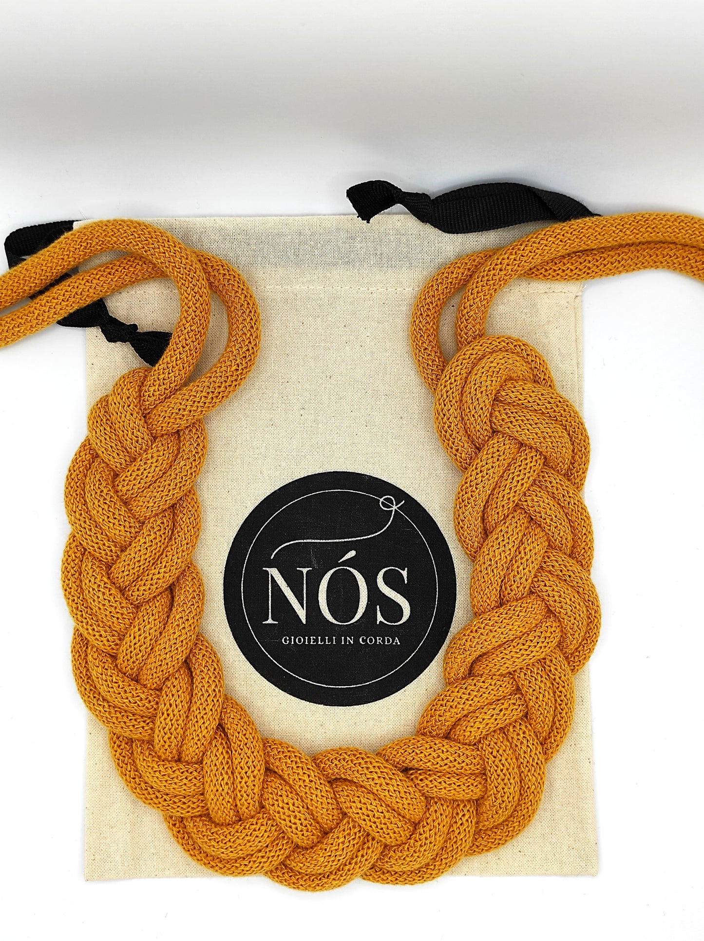 Collana in cotone ecologico, modello Minerva, color mustard.