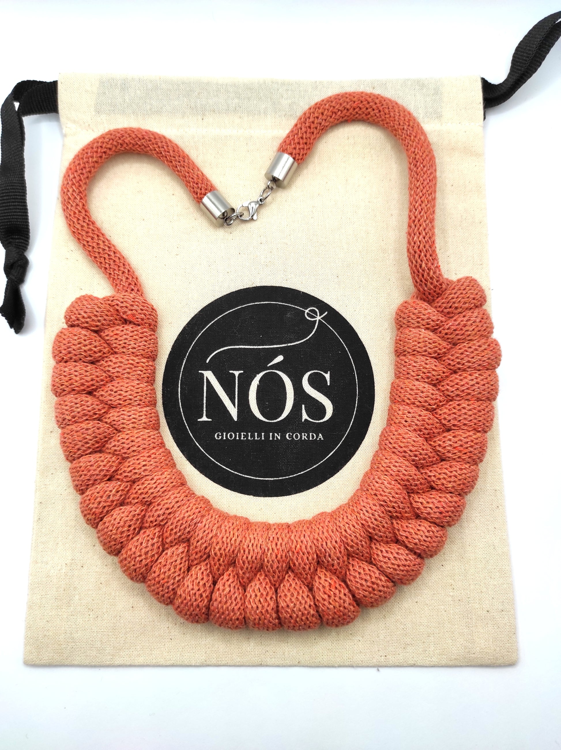 Collana in cotone ecologico, modello Venere, color terracotta.