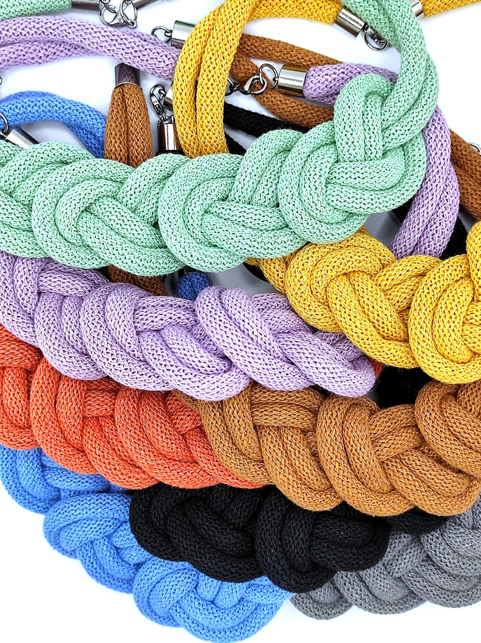 Collane di cotone modello Vittoria, vari colori.