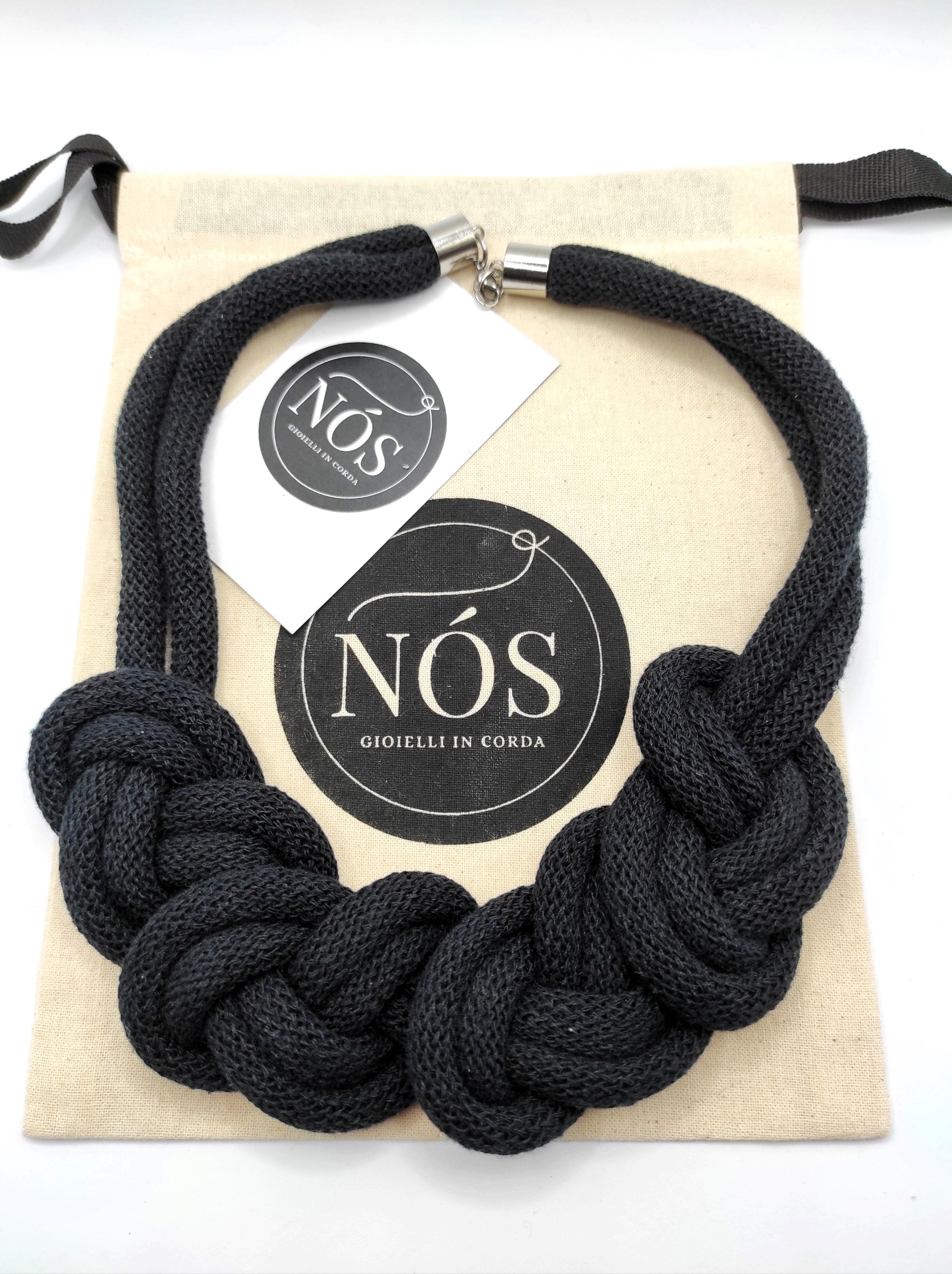 Collana di cotone modello Vittoria, color black.