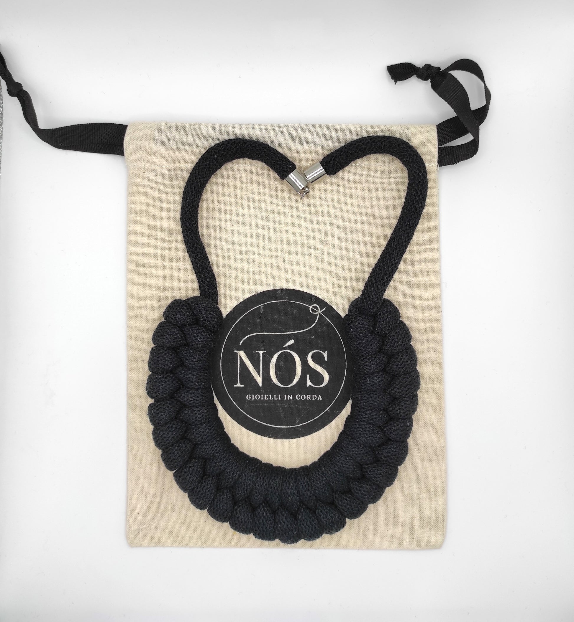 Collana in cotone ecologico, modello Venere, color black.
