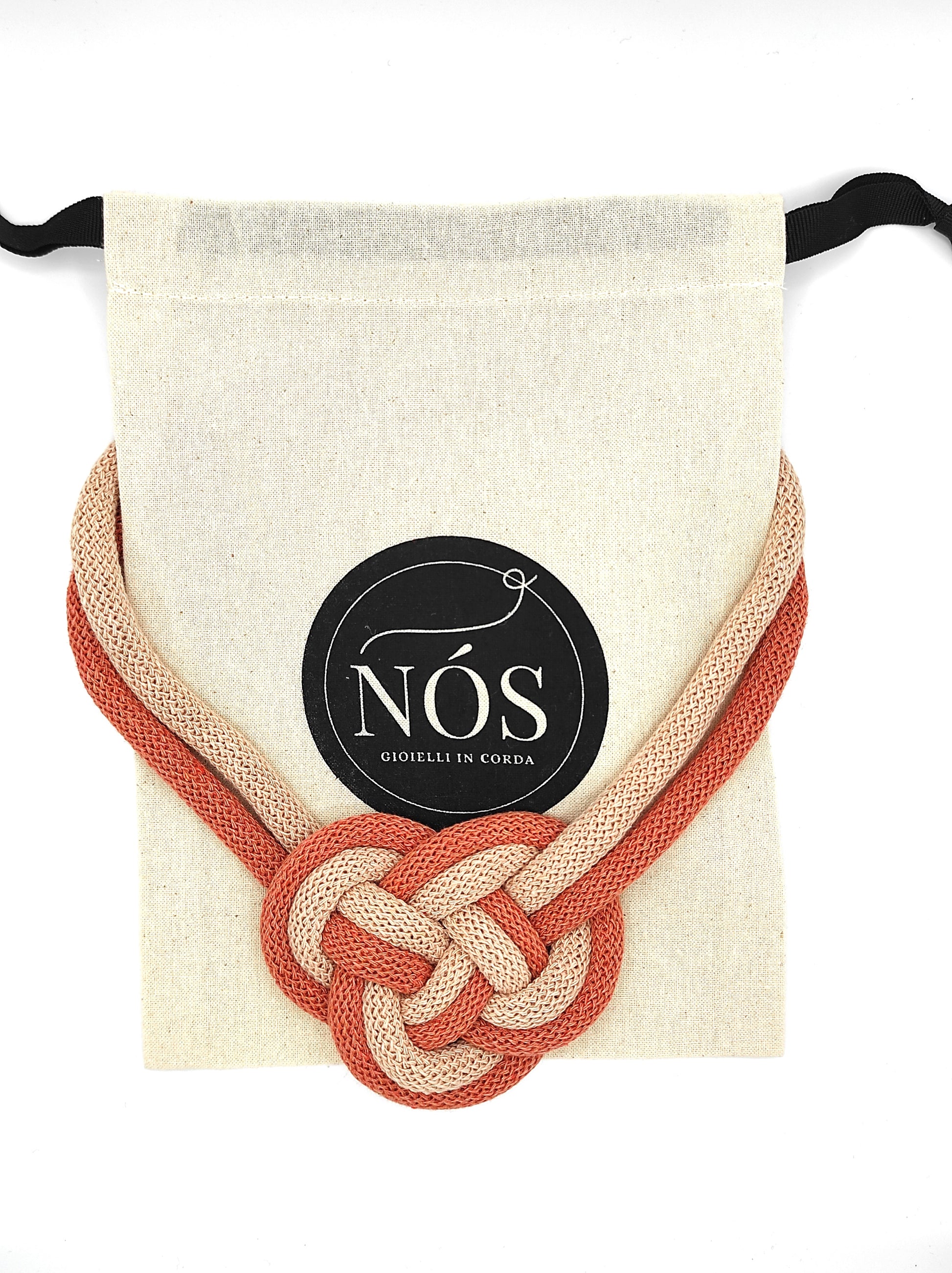 Collana in cotone modello Gea, colori terracotta e biscuit.